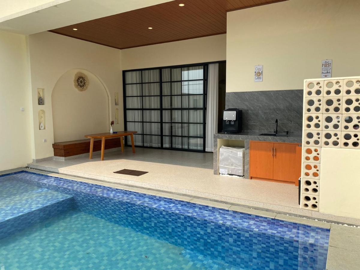 Azalea Room By The Anp Villas Cikundul Extérieur photo